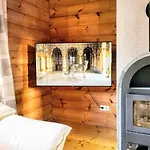 Gemuetliches Blockhaus Am Wald Mit Grossem Garten בית נופש