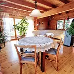 בית נופש Gemuetliches Blockhaus Am Wald Mit Grossem Garten