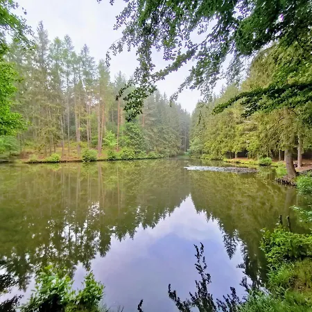Prázdninový dům Gemuetliches Blockhaus Am Wald Mit Grossem Garten