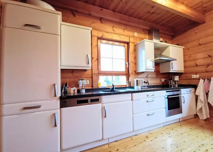 Gemuetliches Blockhaus Am Wald Mit Grossem Garten Casa vacanze Waltershausen