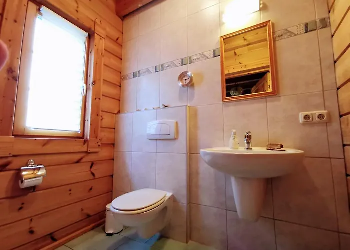 Prázdninový dům Gemuetliches Blockhaus Am Wald Mit Grossem Garten