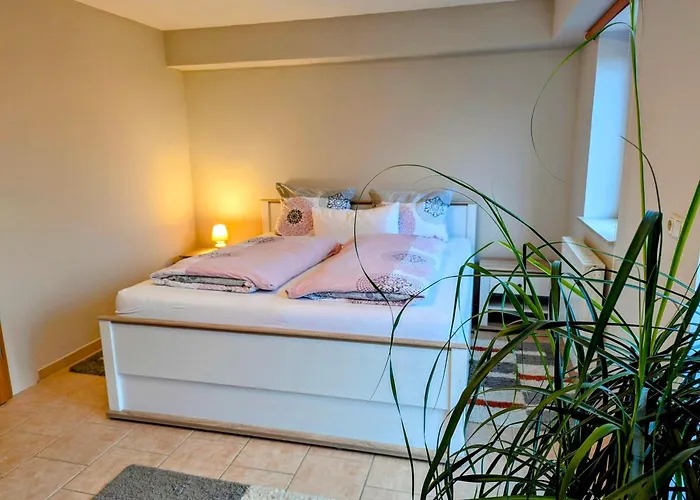 Vakantiehuis Gemuetliches Blockhaus Am Wald Mit Grossem Garten Waltershausen